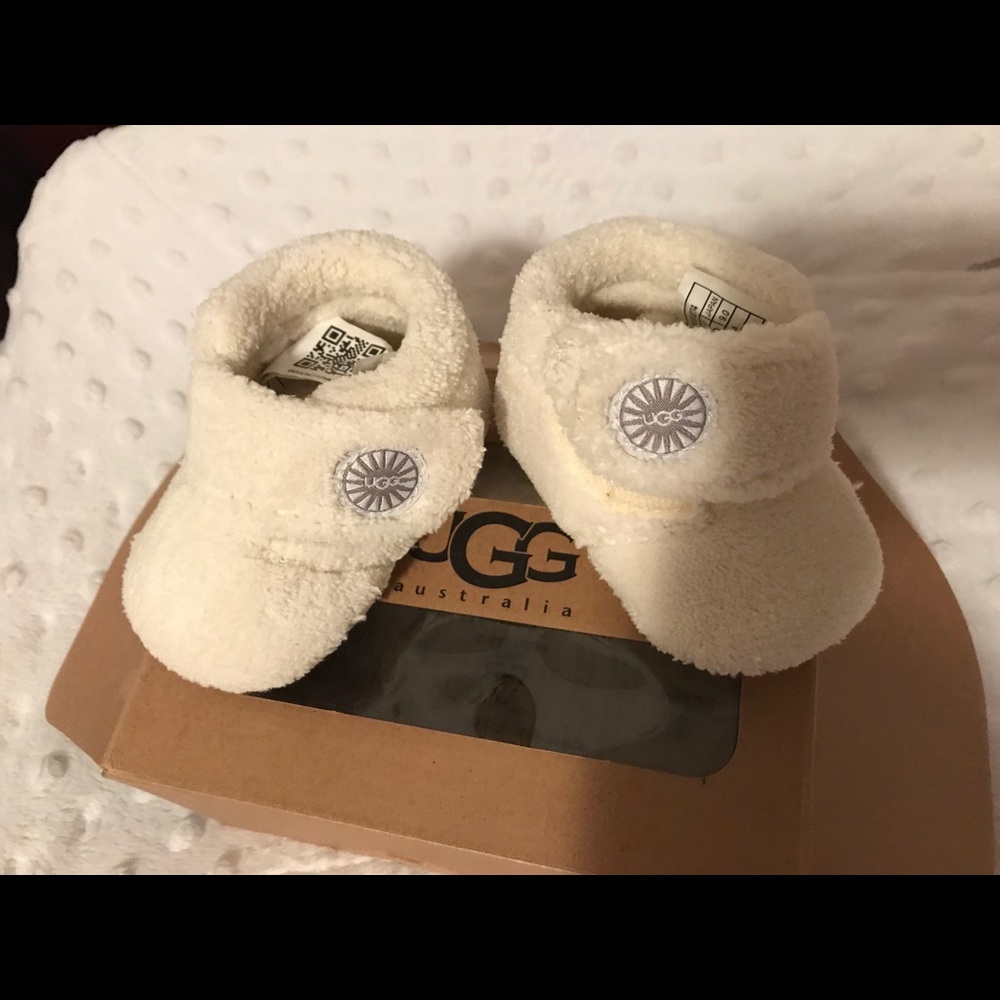 UGG BOOTIES